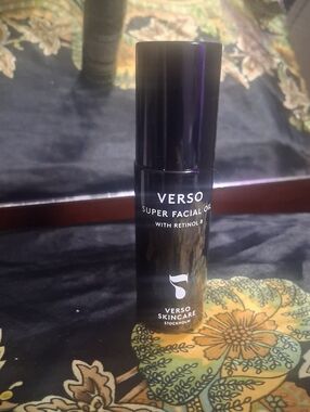 Verso Super Facial Oil with Retinol — Black